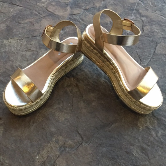 Shoes - Espadrilles Gold Sandals